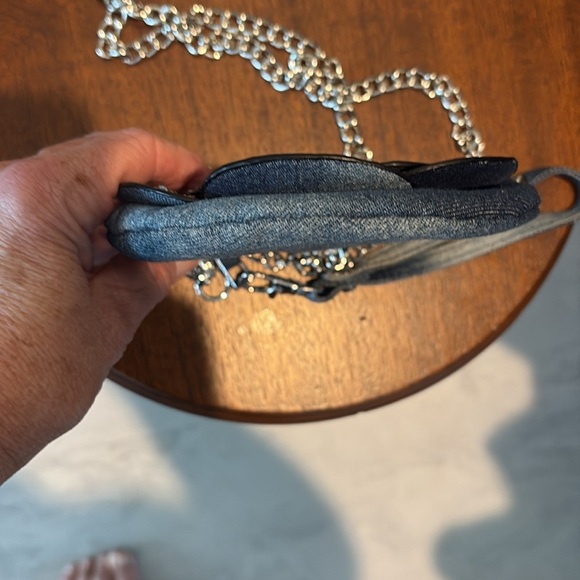 Denim rose petal & rivets round wristlet Crossbody bag pouch dark/faded NWOT - Picture 8 of 10